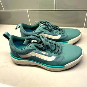 Vans Ultra Range Exo teal size 8.5W/7M shoes, like new